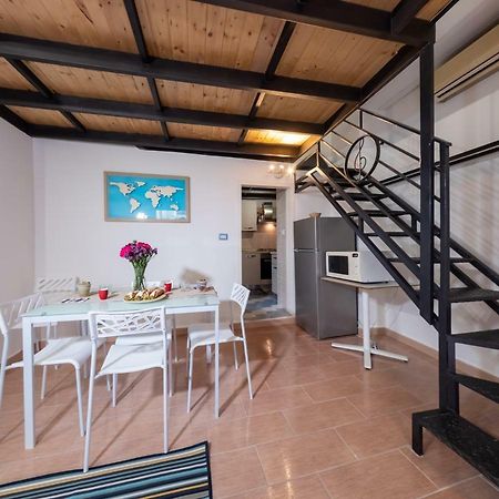 Sikulahouse - Apartment In The City Center 卡塔尼亚 外观 照片